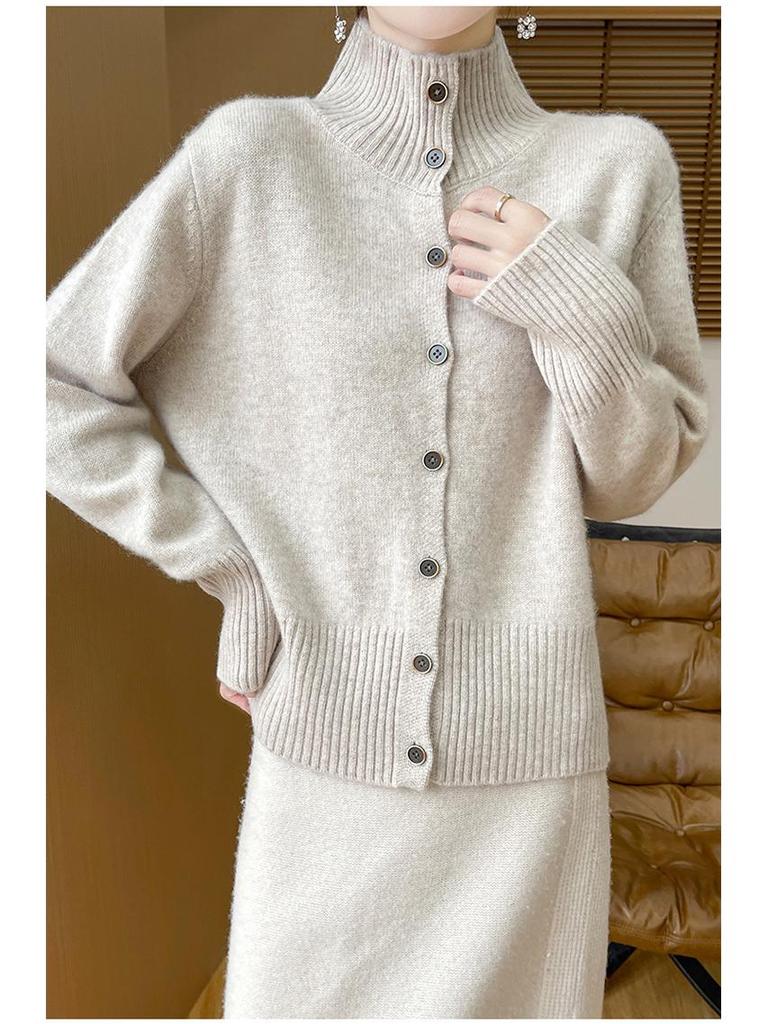 Sieben-Nadel Stehkragen Kaschmir-Cardigan: Warmer, schlichter einfarbiger, vielseitiger, altersreduzierender Strickpullover.