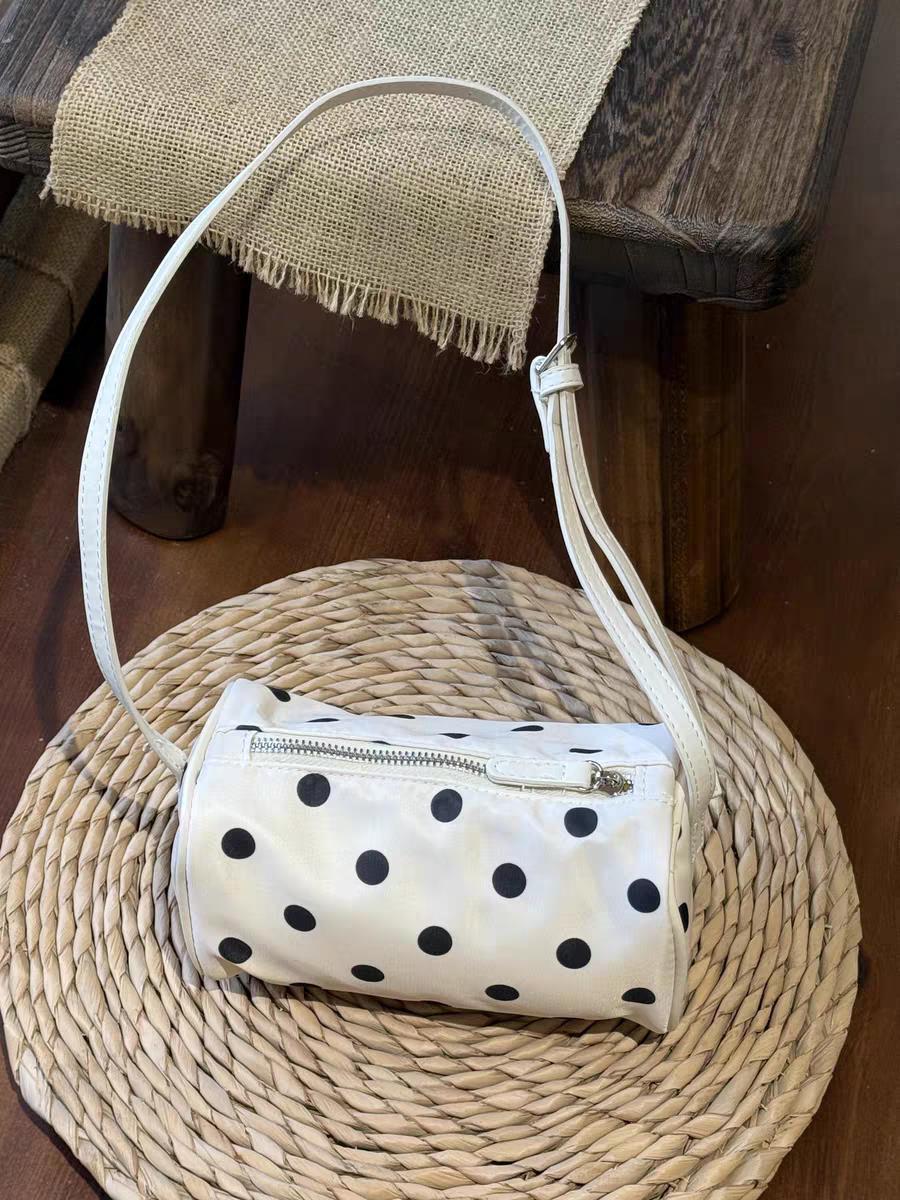 

Корейская повседневная сумка-тоут в горошек, портативная маленькая квадратная сумка, женская новинка лета 2025 года, универсальная сумка-подушка, нишевая наплечная сумка-мессенджер