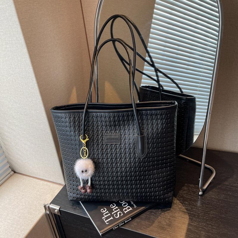Fashion Sense Retro Large-capacity Bag New Women's Bag Fashion Commuter Shoulder Bag Casual Simple Women's Bag