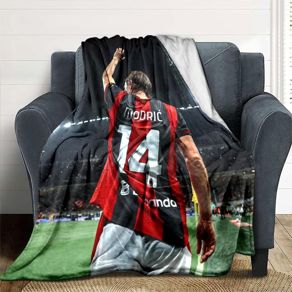 Luka Modrić Football Player Flannel Throw Blanket, Soft Warm Sofa Bed Cover, Soccer Fan Home Decor Gift for Living Room Bedroom