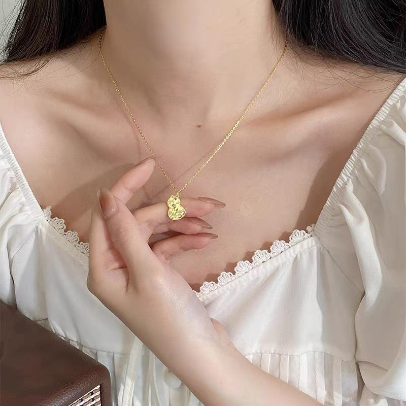 Simple Temperament Golden Beanie Necklace Female