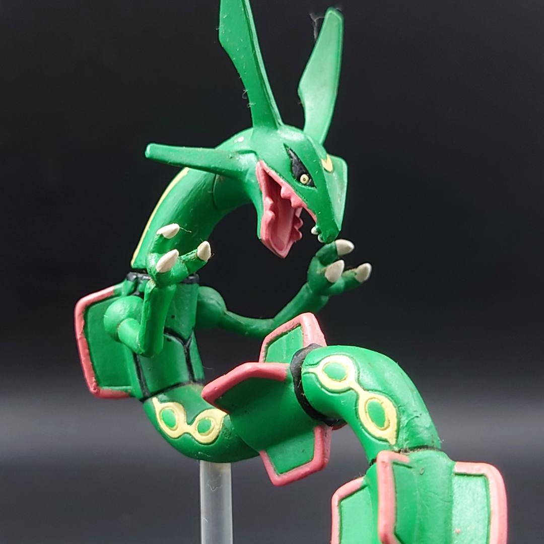 

[USED] Tommy 3D Pokemon Encyclopedia Rayquaza Figure