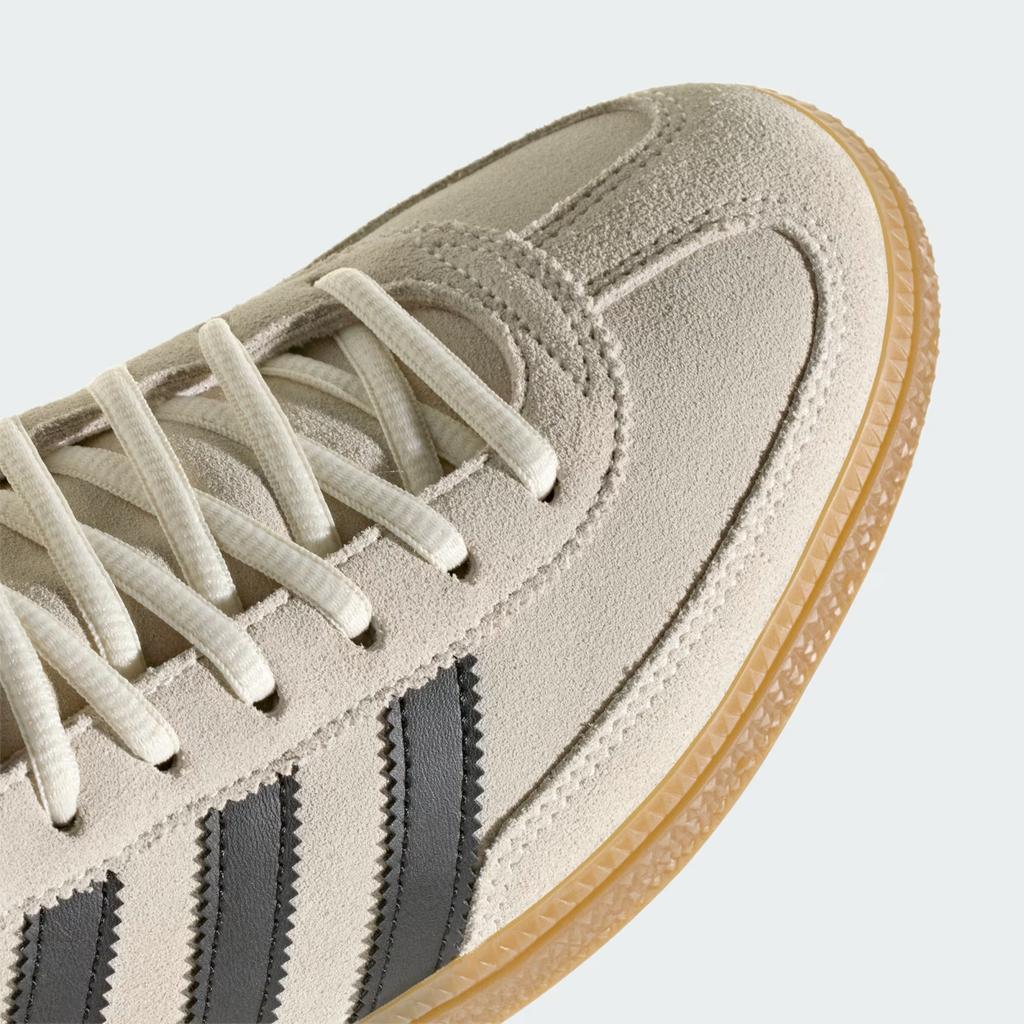 KK3023 Juventus FC A adidas Handball Spezial (Men's)