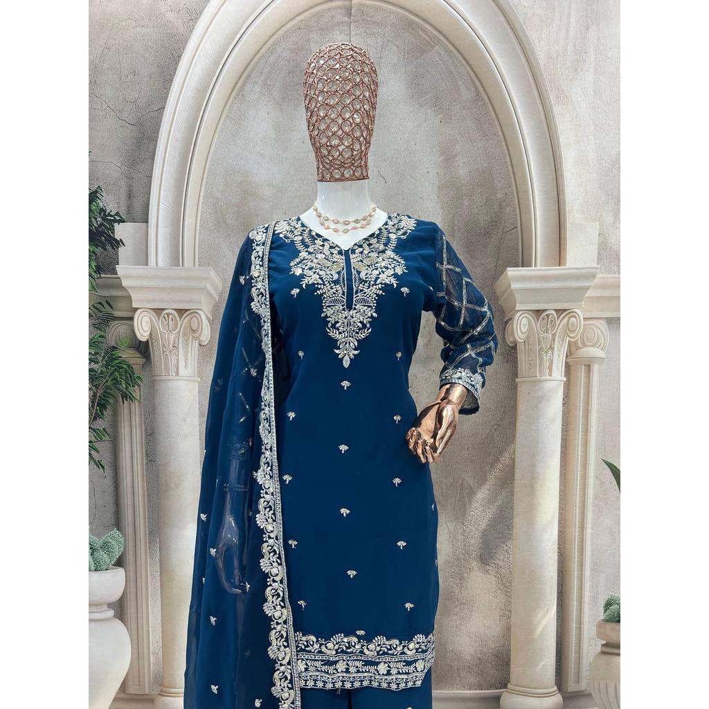 Présentation d'un nouvel ensemble de costume et d'un duppta magnifiques