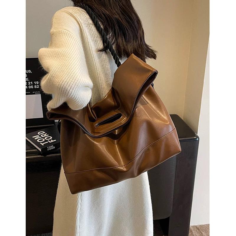Autumn and winter single shoulder oblique span bag women's versatile large-capacity briefcase pu retro temperament tote bag high-end sense