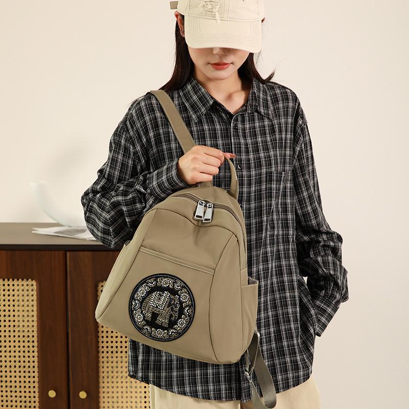 A Fashionable and Casual Backpack for Women, A Lightweight and Large-capacity Travel Backpack