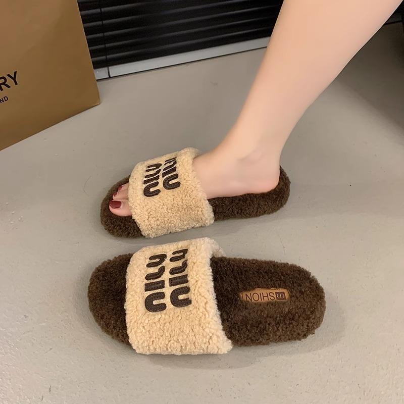 Lamb wool slippers women's outer wear thick bottom 2025 new popular autumn and winter non-slip advanced sense one-word cotton mop