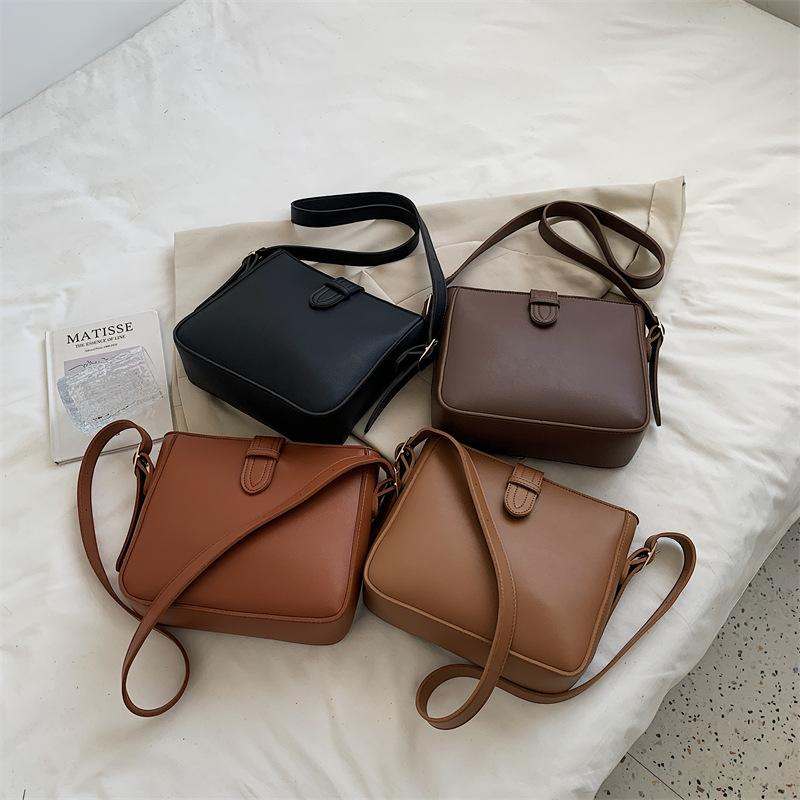 2025 New Retro Simple Texture High Sense Women's Bucket Bag Fashion Versatile Trend Shoulder Messenger Bag