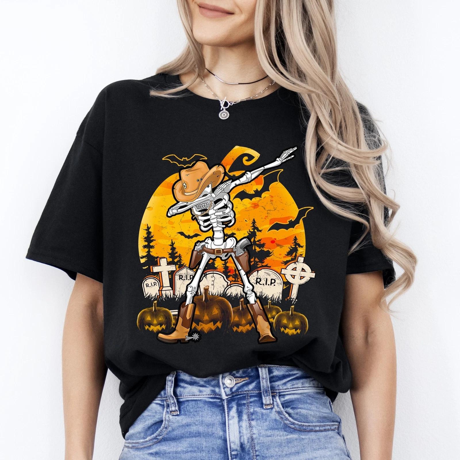Dabbing skeleton Halloween Unisex T-Shirt Spooky skeleton dancing tee Black Dark S