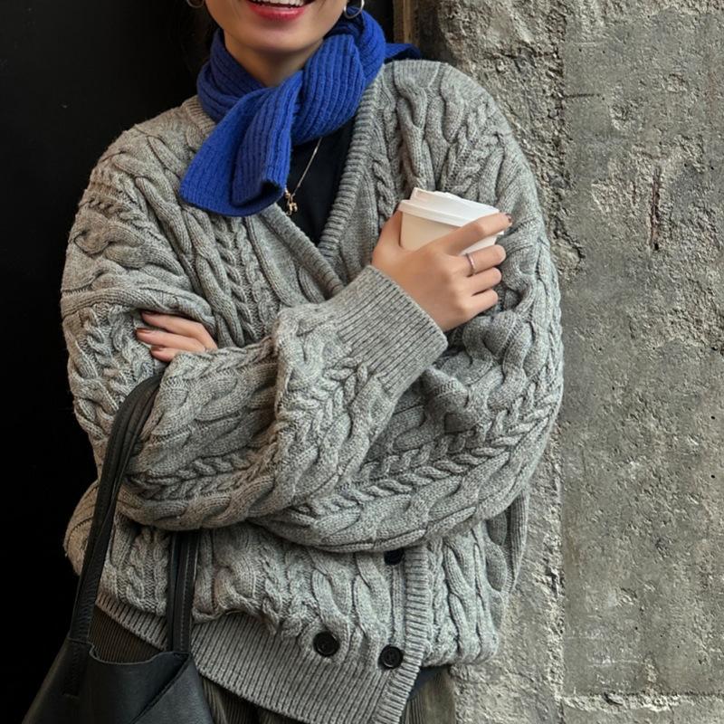 

Осень и зима новый ретро коса двухбортный вязаный кардиган женская мода свободный ленивый свитер куртка one size fits all серый