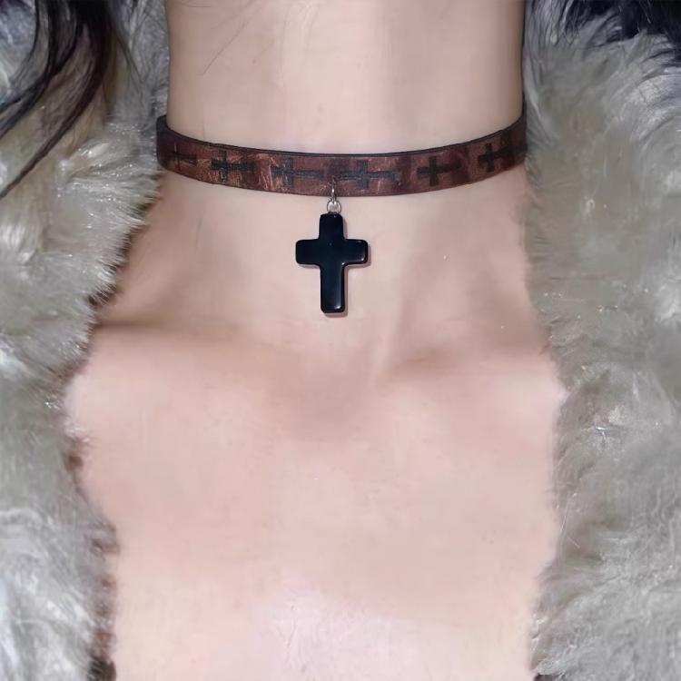 Retro Punk Style Leather Chokers With Crosses Pendant Adjustable Metal Clasp Alternative Jewelry Rocker Metal Leather Chokers