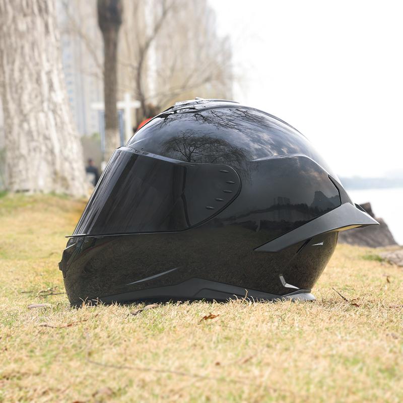 966Motorcycle helmets, men's and women's full face helmets, four season personalized large tail wing motorcycle running helmets