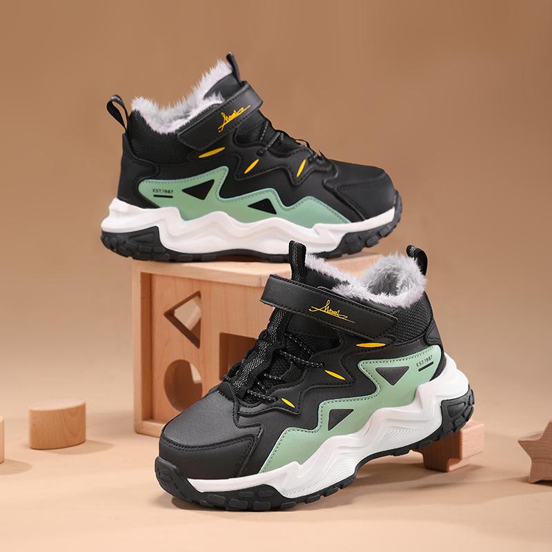 Boys shoes children's cotton shoes winter 2025 new velvet thickened large cotton medium and older children's warm boots sports shoes