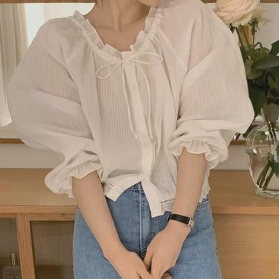 Cămașă de damă coreeană de toamnă 2023 stil franțuzesc cu mâneci felinar din dantelă