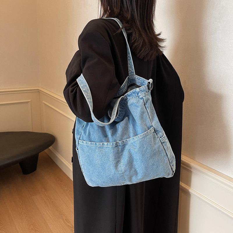 New niche versatile shoulder messenger bag, large-capacity denim tote bag, women's bag, a must for commuting