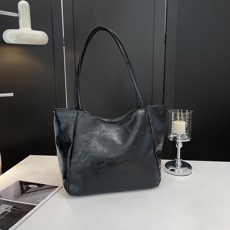 Retro style trend tote bag college students class commute armpit bag 2025 new shoulder handheld women's bag