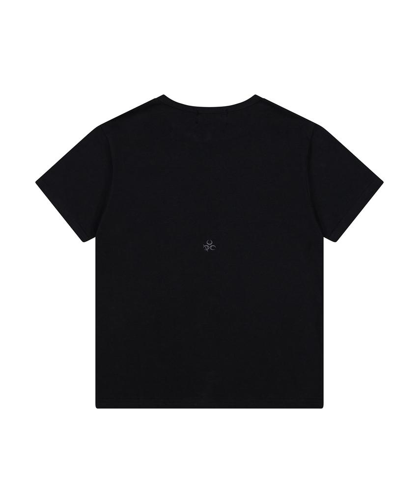 DAUSPICE (Duc) Eyelet Stud Semi-Crop T-Shirt Black
