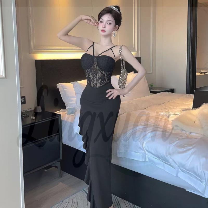 

Elegant Lace Waist-Cinching Split Evening Gown Small