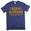 Herren Lustiges Trophäen-Ehemann T-Shirt Vatertag Weihnachten Lustiges Jubiläums-T-Shirt