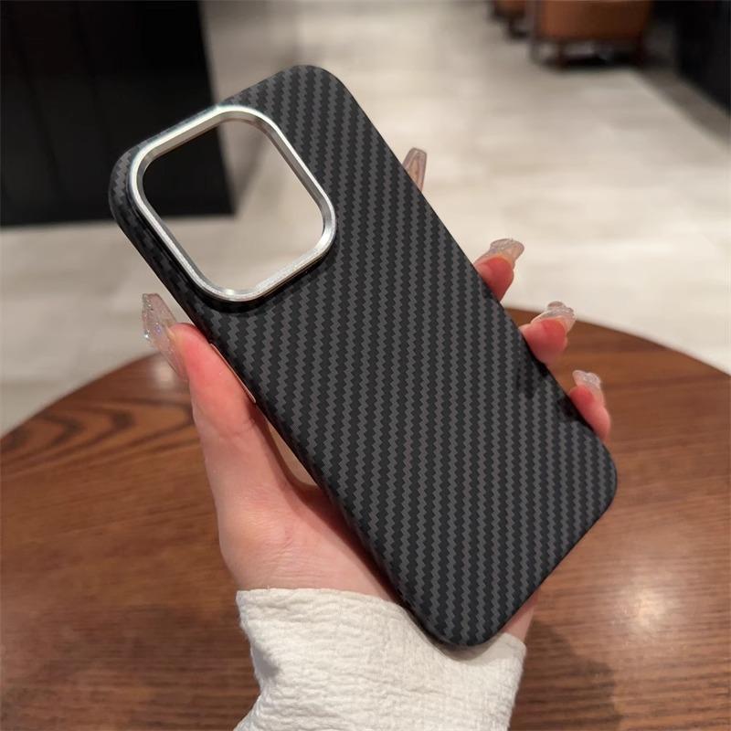 Carbon Fiber Pattern Magnetic Suction Suitable for IPhone16promax Mobile Phone Case Matte Apple 14 Ultra Thin 15 New Simple