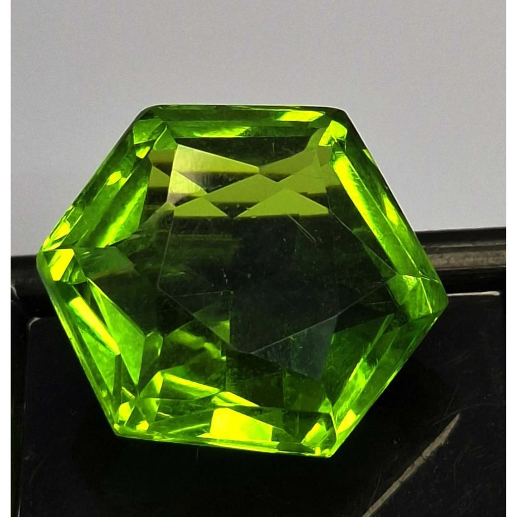 Peridot Green Natural 15-17 Ct Hexagon Cut Fabulous Certified Loose Gemstone
