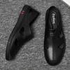 2024 Summer Hot Selling Men's Hollowed Out Beach Sandals Breathable Lightweight Men's Casual Shoes Leather Walking Shoes