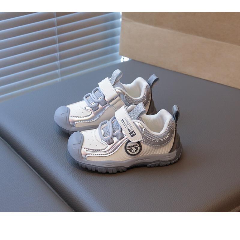 Children's autumn new models 1-6 years old leather waterproof outdoor sports shoes fashionable and casual men and women treasure dirt-resistant