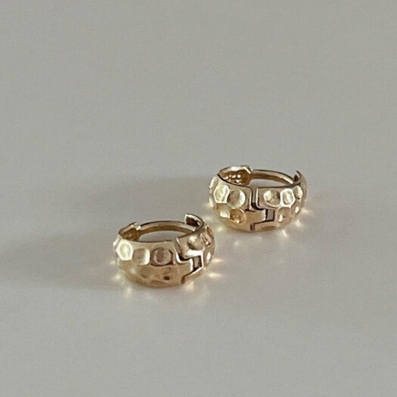 BettyU 14k Gold Hammered Edge One-touch Earrings