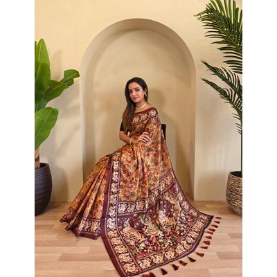 Měkké bavlněné sárí chanderi s digitálním potiskem kalamkari, s třásněmi po celé délce sárí.
