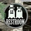 2D Flat, 1pc Round Aluminum Hanging Sign, Retro Grunge Black White Couple Ghost with "Restroom" Text Print, Metal Bathroom Door Plaque, Funny