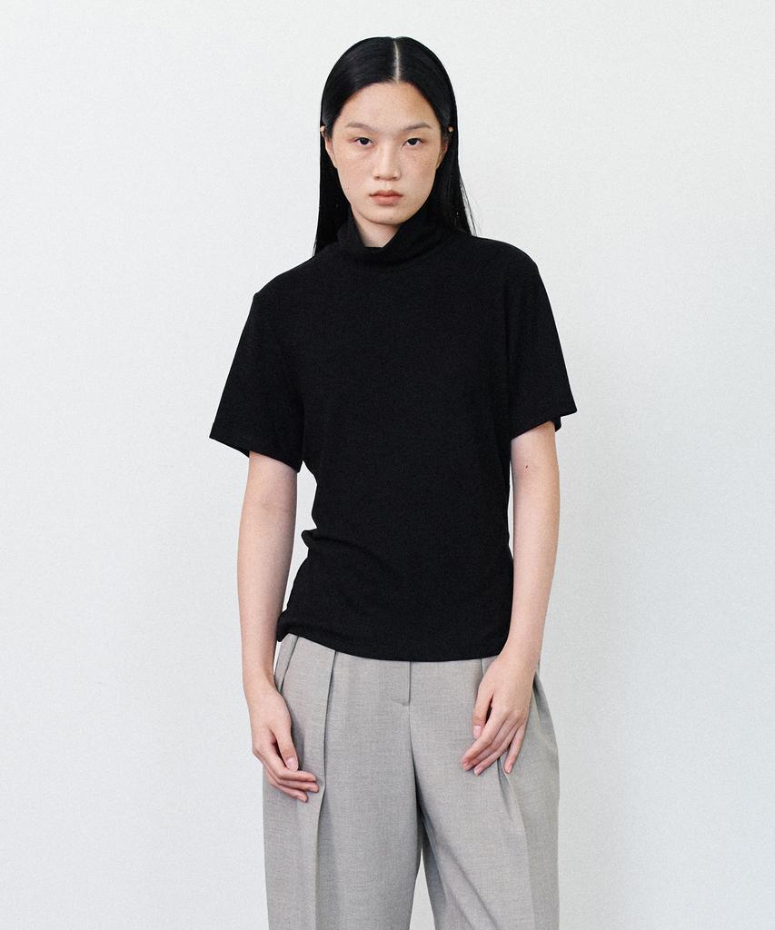 NOTIA Refined Turtleneck Half T-Shirts - Black