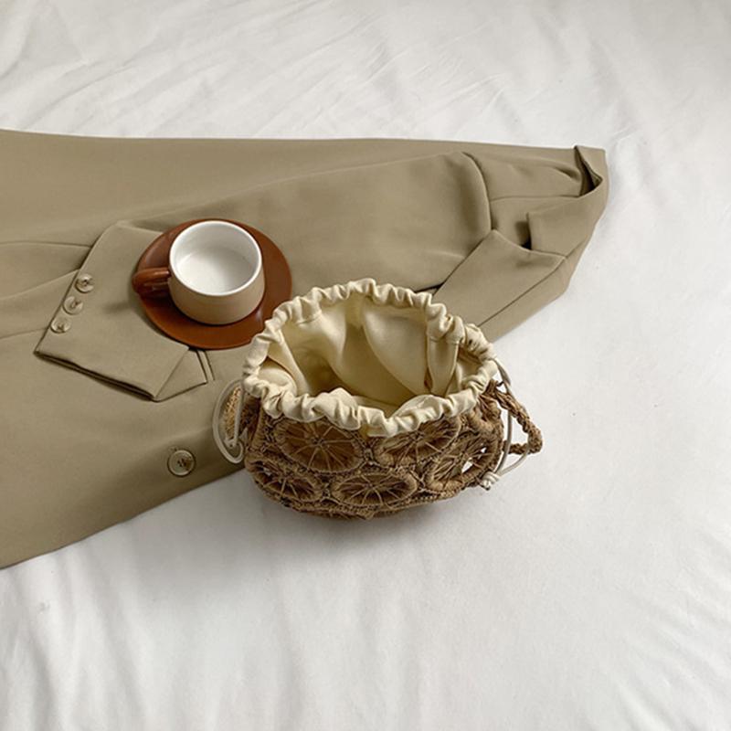 Summer Beach Straw Weave Bags Retro Cutout Crossbody Bags Travel Beach Straw Small Shoulder Bags For Women All-match Casual