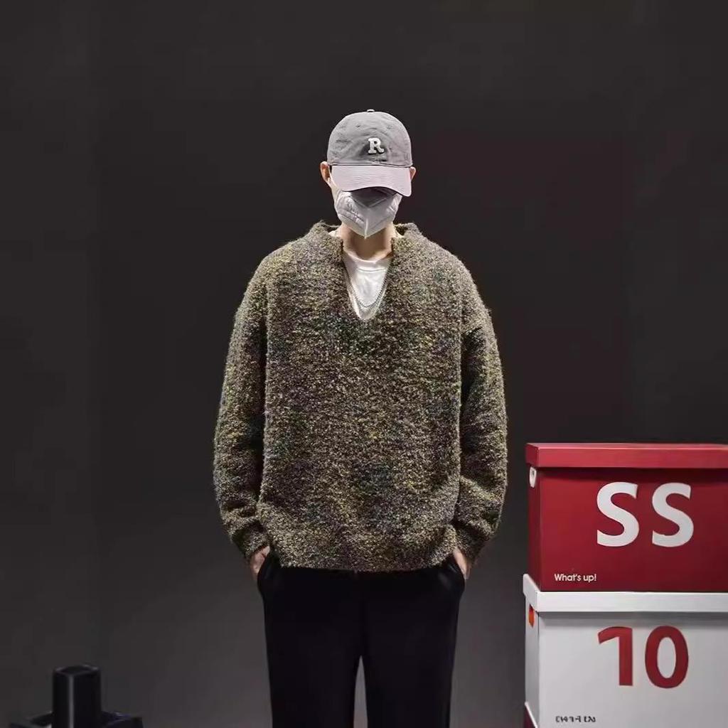 Retro Moss Green V-neck Loose Sweater for Men - Korean Style