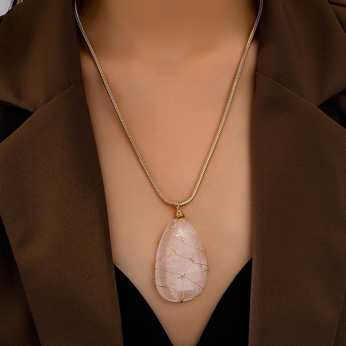 

Light Pink Hand Wrapped Silk Pendant Necklace рожевий