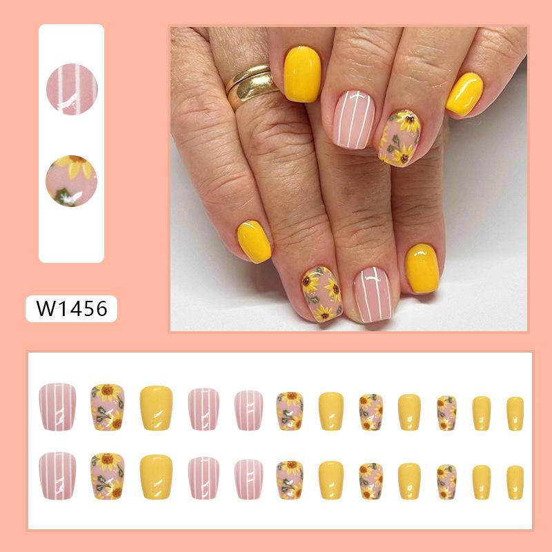 

Retro oil painting style sunflower temperament white fashion versatile ins style fake nail finished wear nail nails