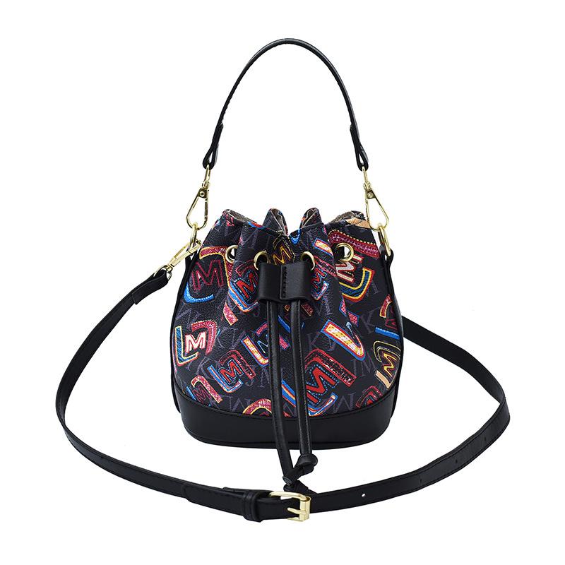 This year's popular bag 2025 new Korean version of fashion printed shoulder bag women's casual versatile messenger bucket bag