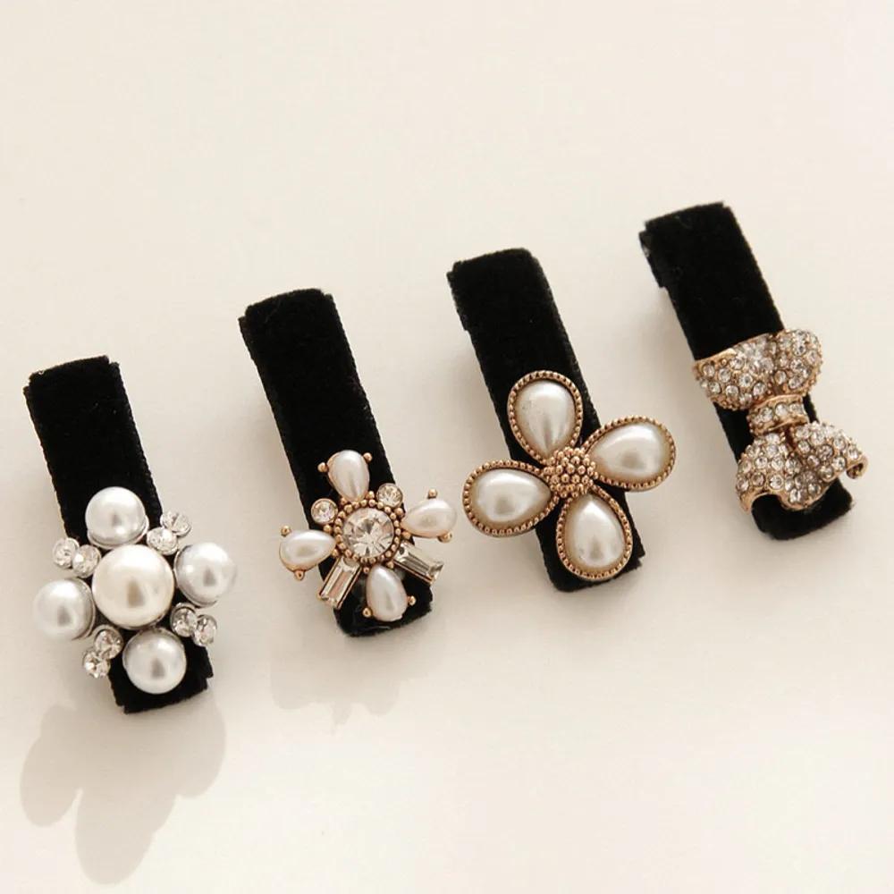 J Lauren Pearl Velvet Casting Point Hair Clip H01315