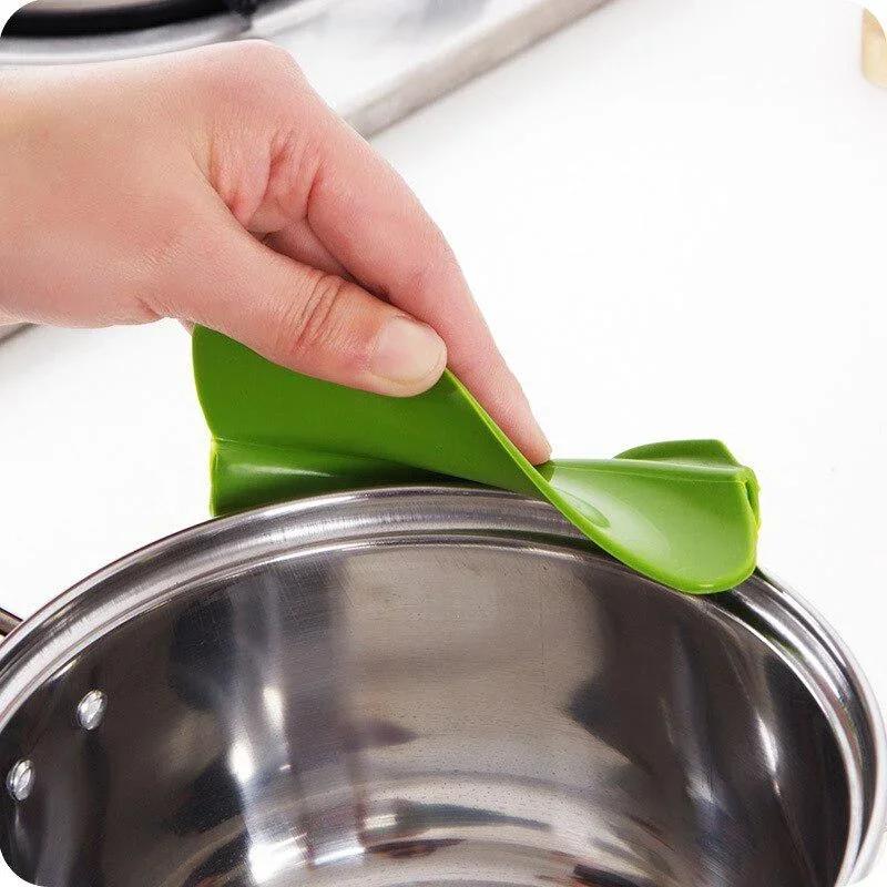 Portable Silicone Liquid Guide Nozzle Round Mouthed Cookware Edge Guide Nozzle Kitchen Anti Spill Leak Soup Pouring Funnel Tool