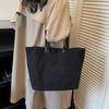 Vintage Stylish Tote Bag Lightweight Spacious Casual and Minimalist Commuting Bag for Women Office Work Daily Use Shoulder Bags