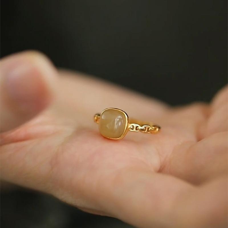 Vintage Palace Style Natural Ice Chalcedony Ring Light Luxury Exquisite Rings for Women Party Wedding High Quality Jewelry