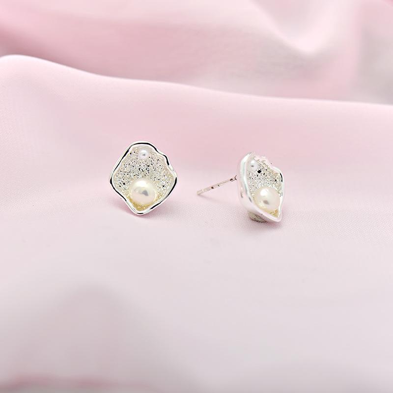 Niche Irregular Pearl Ruffle Earrings: S925 Silver, Textured Frosted Finish, Cool & Gentle Feel