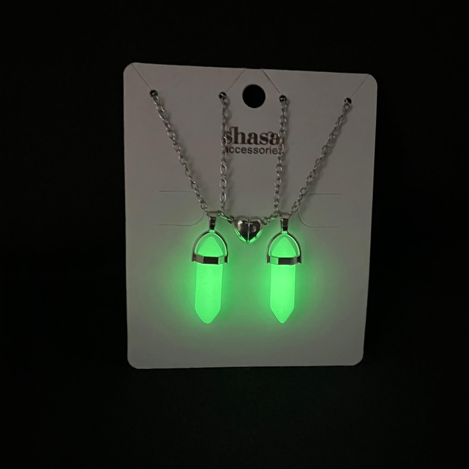 

European & American Hexagonal Heart Magnetic Pendant Necklace Set