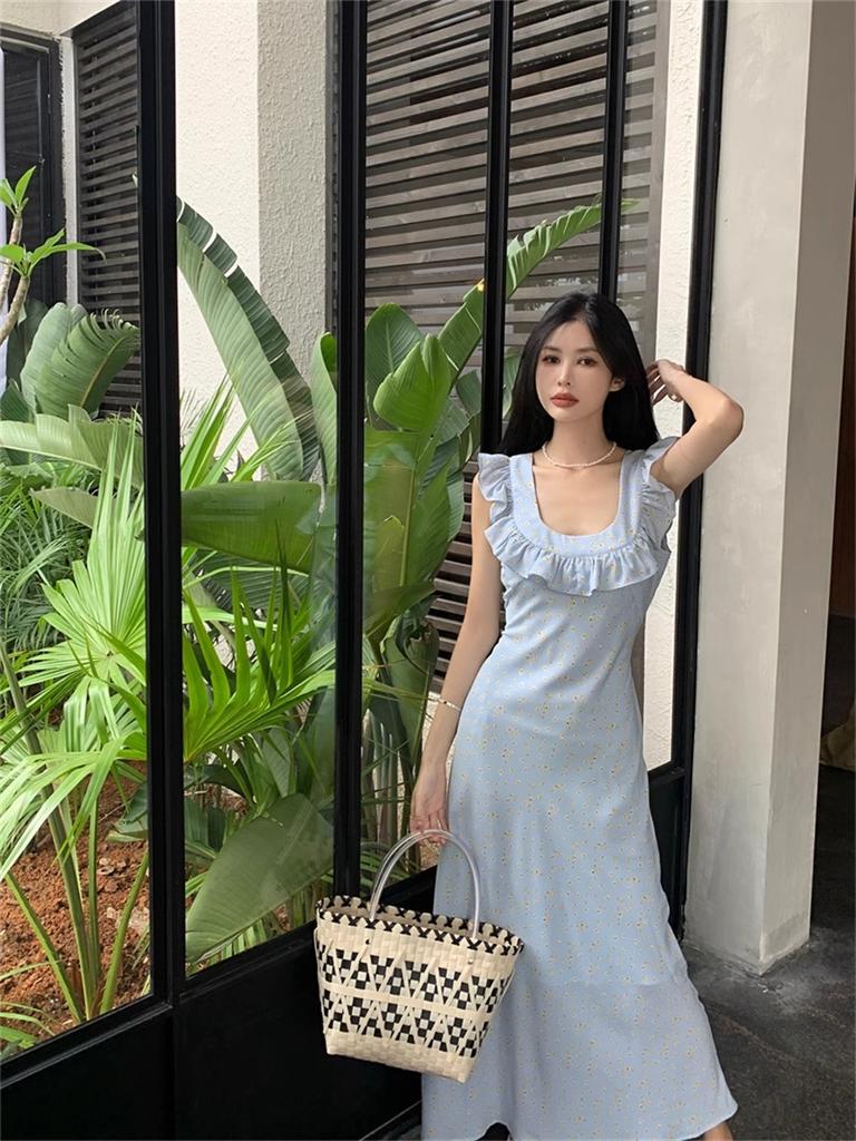 Girls floral vacation lace temperament dress women's summer new square collar waist hip wrap thin dress