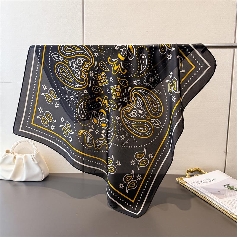 

Vintage Paisley Print Satin Square Scarf Soft Lightweight Women’s Fashion Accessory for Hair Neck Shawl Elegant Hair Scarf 70x70cm