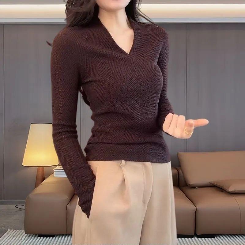 Women's Slim-Fit Fishbone Pattern V-Neck Sweater - Soft & Elegant Knit Base Layer for Spring & Autumn.