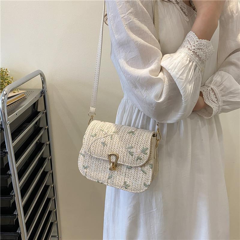 2025 New Shoulder Bag Women's Bag Woven Baguette Underarm Bag Fashionable Small Fresh Square Bag