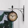 Outdoor-Wanduhr zum Aufhängen, Retro, doppelseitig, batteriebetrieben, Metallhalterung, Vintage-Stil, für Garten, Kaffee, Bar, Dekoration, runde Station