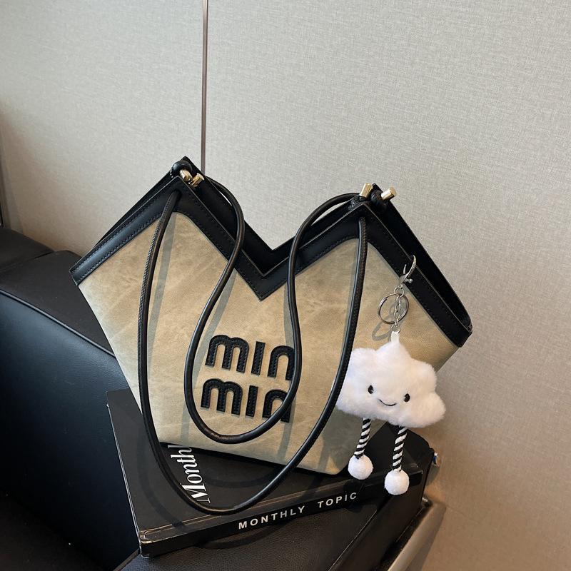 Niche Design Bag Women's Large-capacity New Versatile Shoulder Bag Leisure Student Class Tote Bag