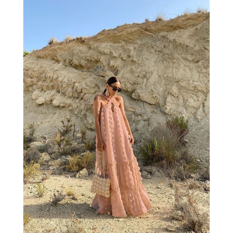 

Модное платье халтер с трехмерным цветком, юбкой-шваброй и А-силуэтом без рукавов, трансграничные пляжные повседневные дорожные платья Pink L