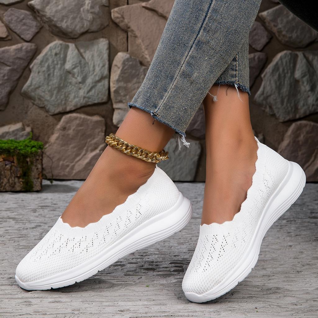 One-pedal fly-woven large-size women's shoes casual foot-fitting mother shoes